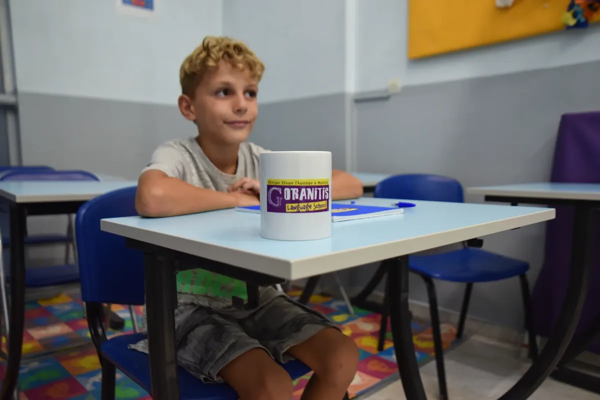 Μαθητής σε αίθουσα του Goranitis Language School